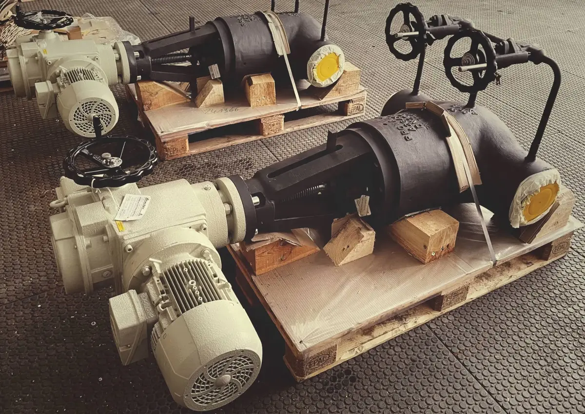 Gate valve actuation modes — manual handwheel, electric actuator, pneumatic actuator comparison