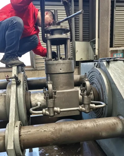 Industrial valves selected by service condition