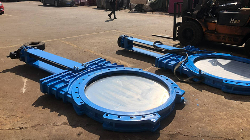 Knife gate valve industrial installation