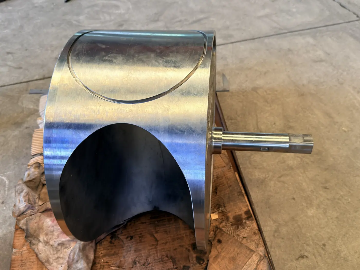 Machined internal diverter element and shaft before installation