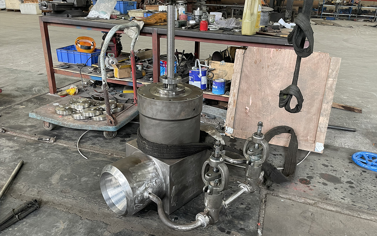 8 inch Class 900 F91 gate valve assembly overview