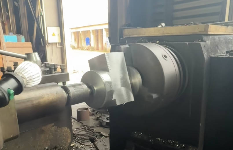 Small-bore forged steel slab gate valve closure component preparation