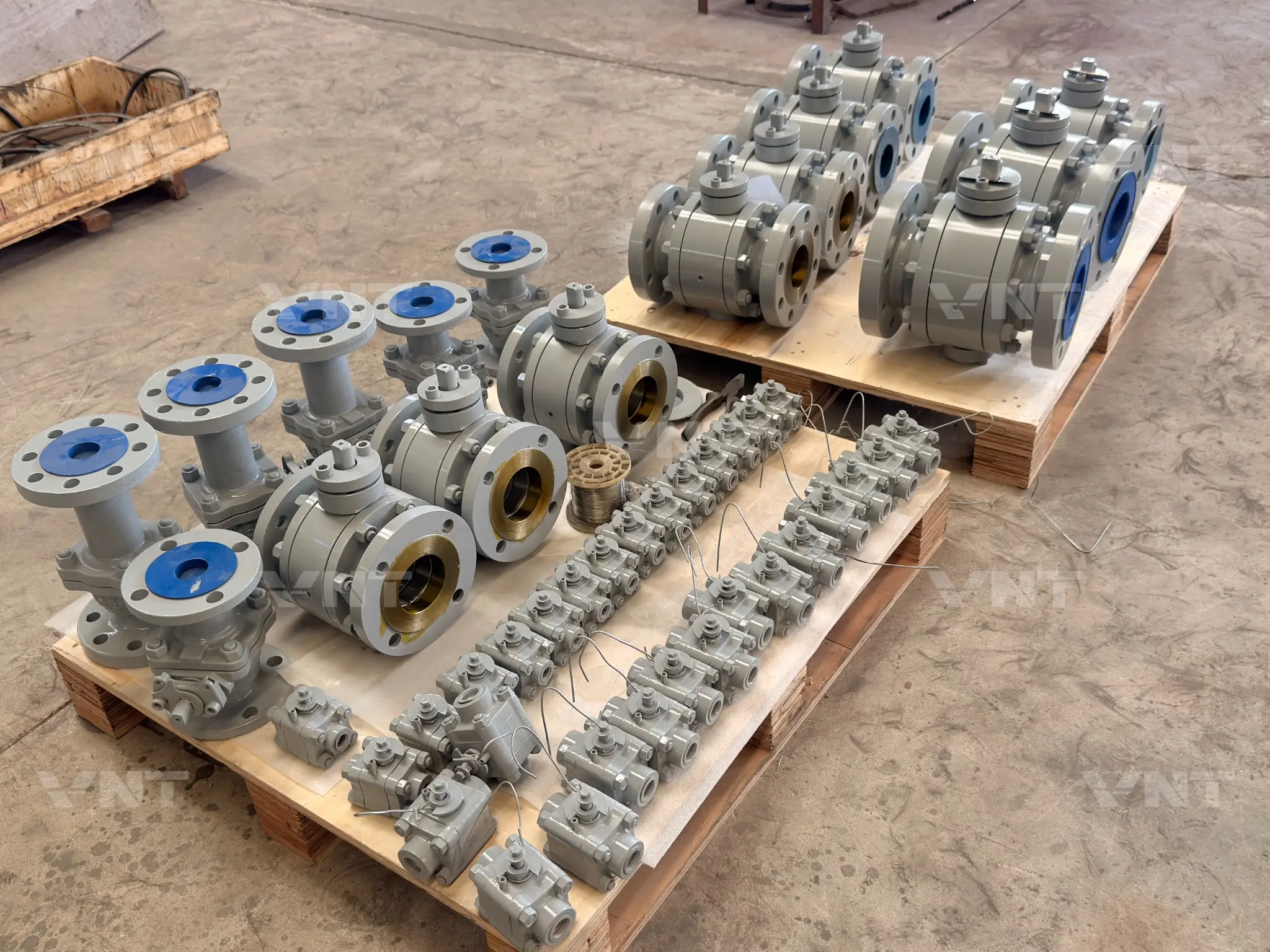 Mixed-size Class 300 floating ball valve production lot in workshop