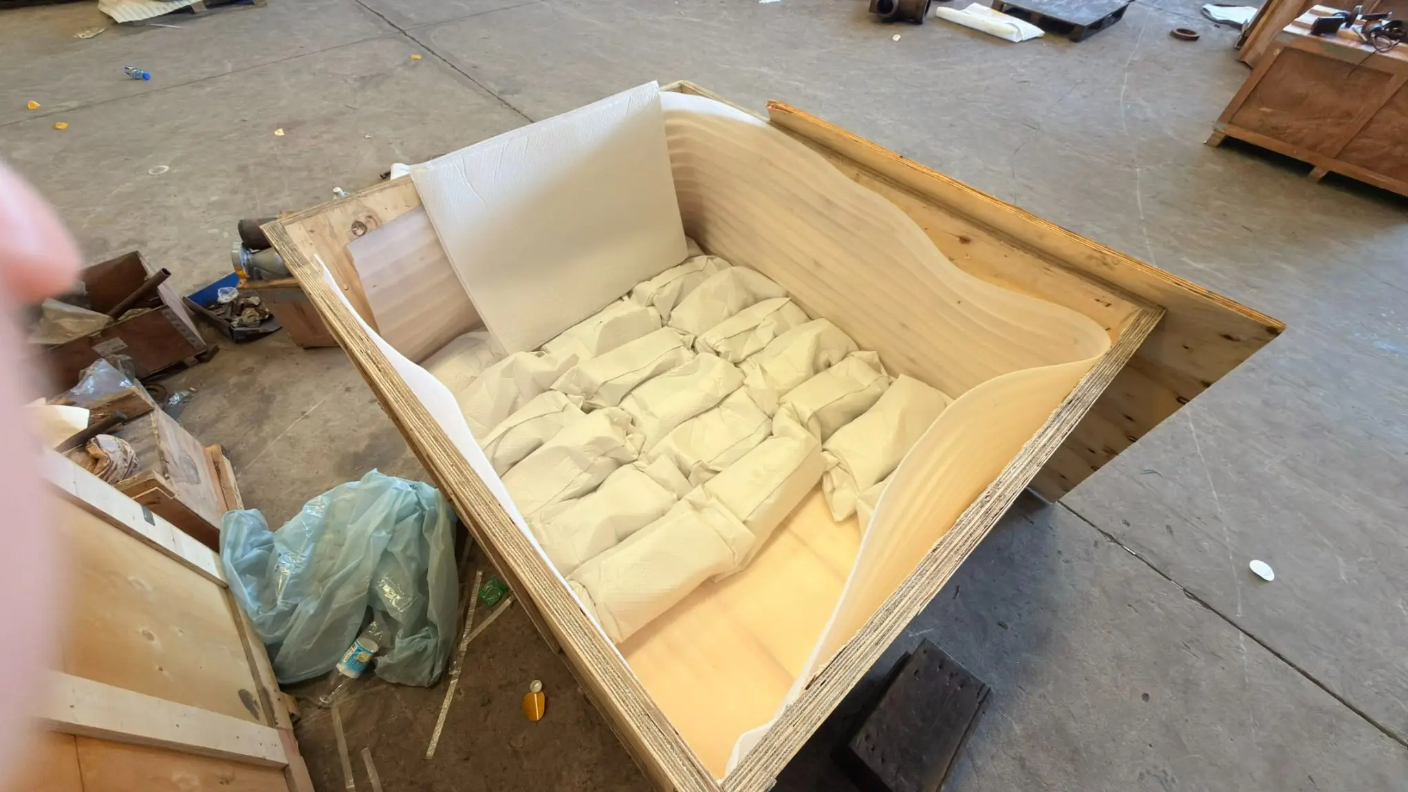Protective export packing for forged steel gate valves