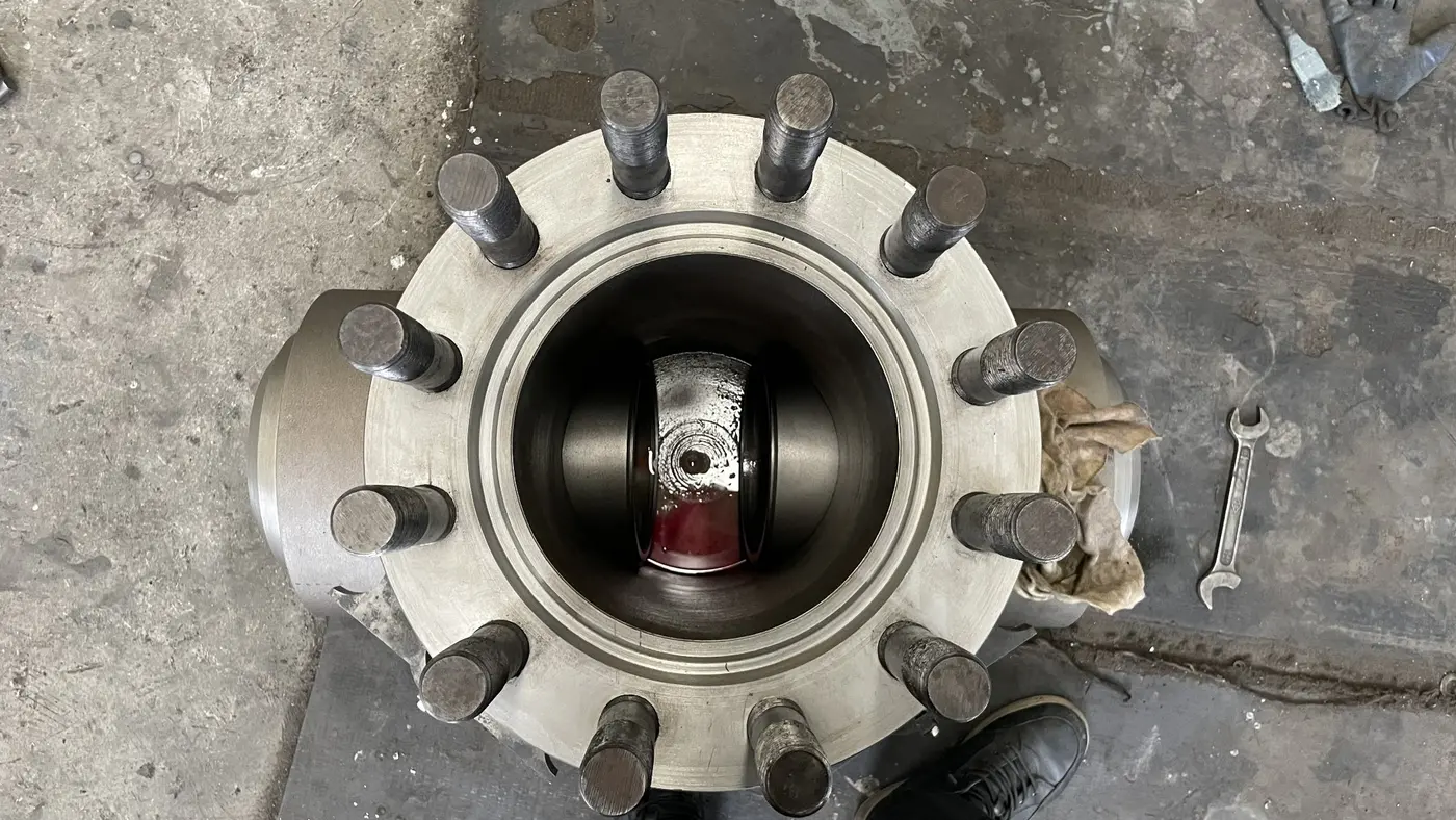 Wedge positioning inside the A105 gate valve body