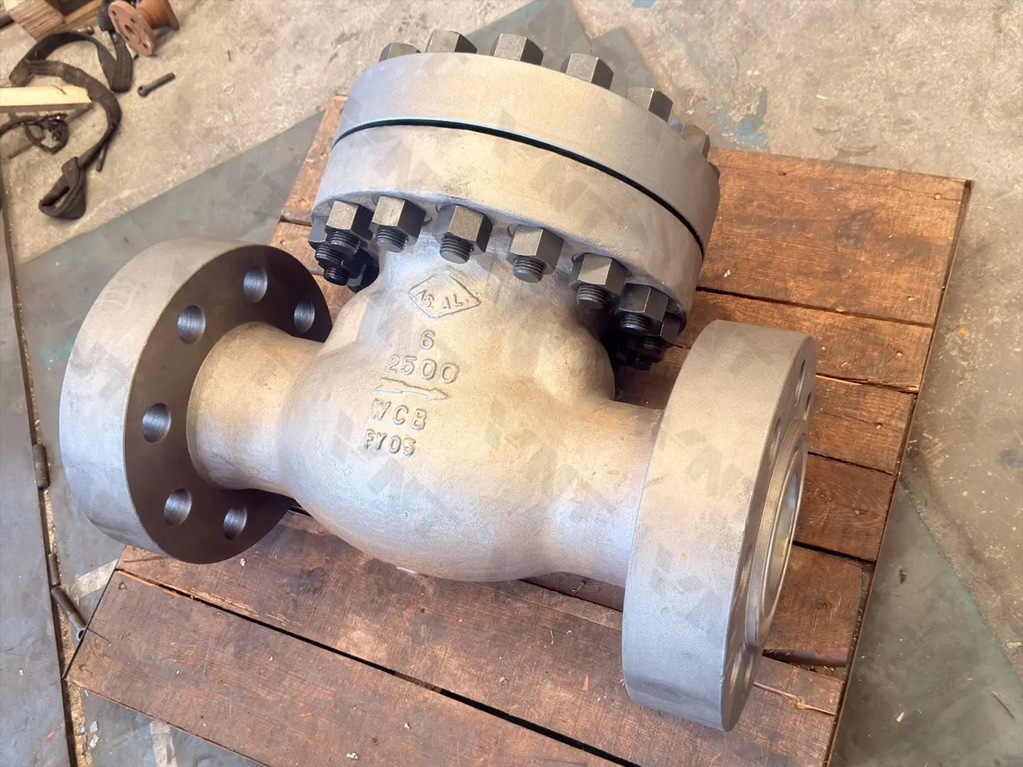6-inch Class 2500 Cast Steel Swing Check Valve 6-inch Class 2500 cast steel swing check valve