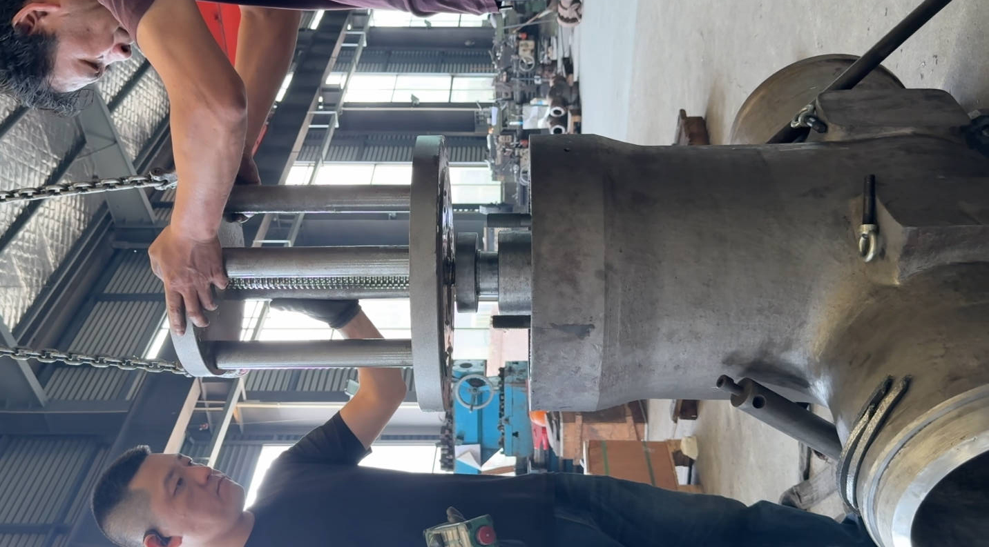 DN300 power station gate valve stem and support assembly