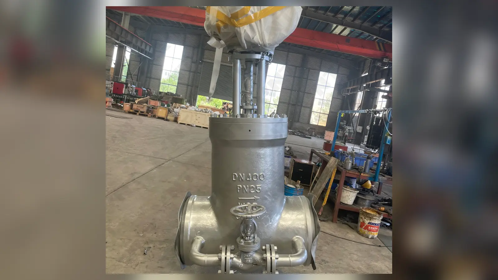Completed DN400 PN25 gate valve in the workshop