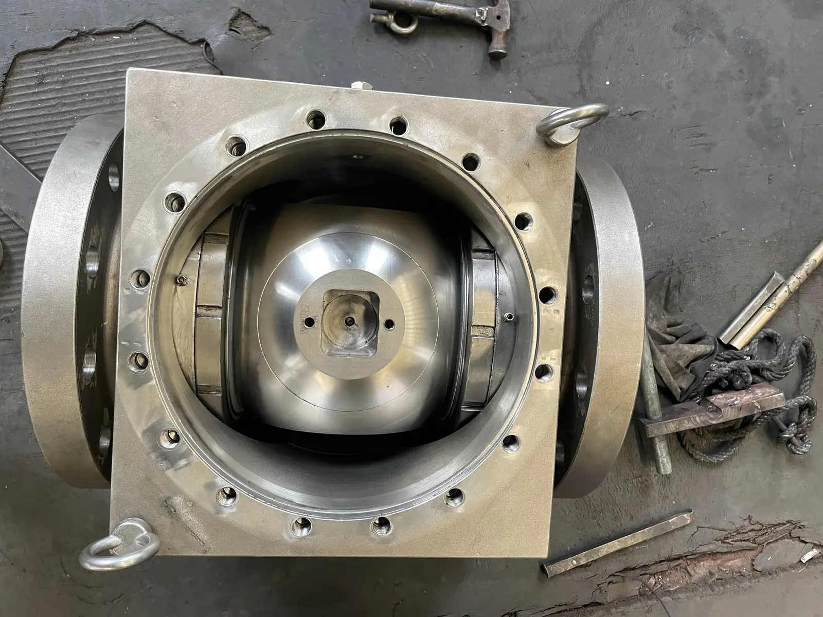Top-entry ball valve body cavity and installed ball