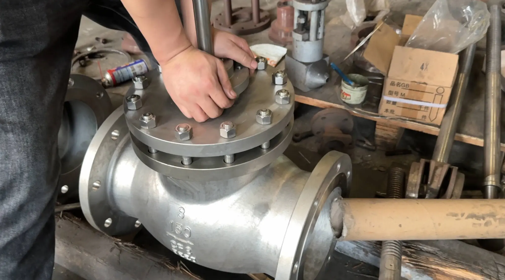 Control valve bonnet and bolting preparation