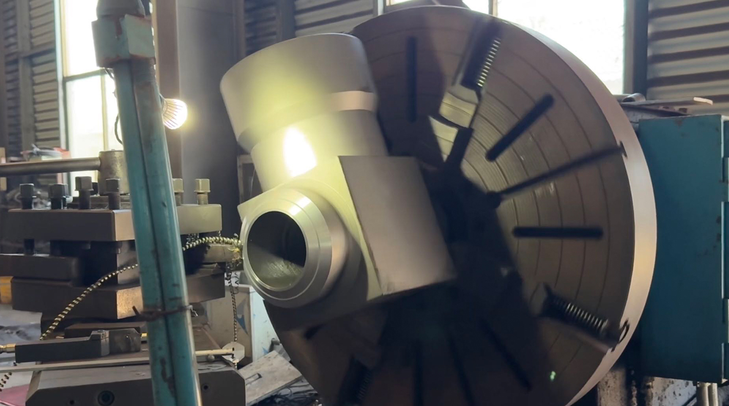 Valve body machining for the 6 inch Class 1500 A105 forged steel gate valve